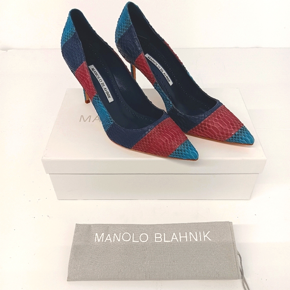 Manolo Blahnik Women's Pointed BB Snakeskin Stiletto Pumps - EU37/US7